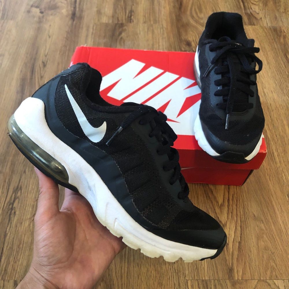 Nike air max athletic training shoes sneakers women’s 6